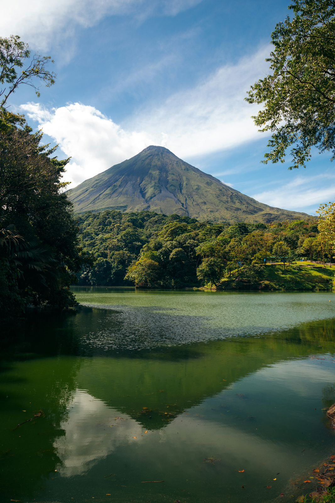 La Fortuna con vistas al Volcán Arenal - AZ Campos